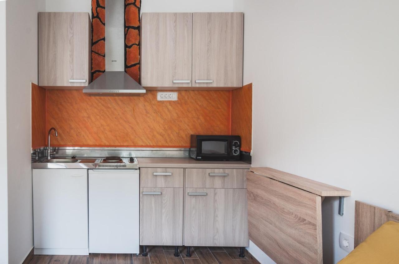 Apartmaji Hrast - Podbela Eksteriør billede